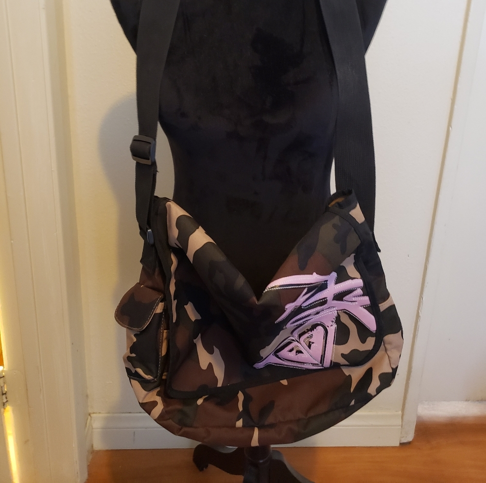 Roxy messenger bag